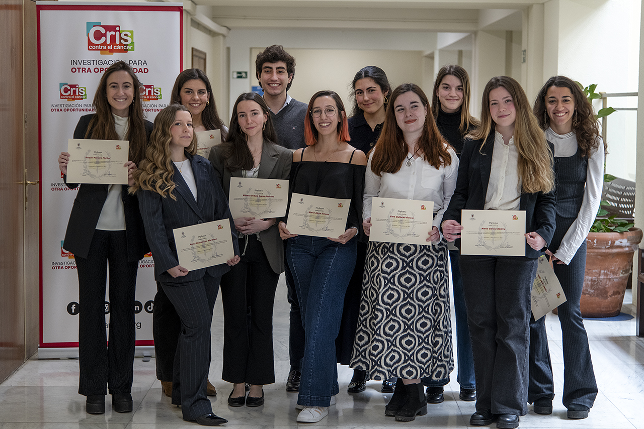 La Cátedra Extraordinaria UCM-CRISCÁNCER premia las investigaciones de once estudiantes de Medicina