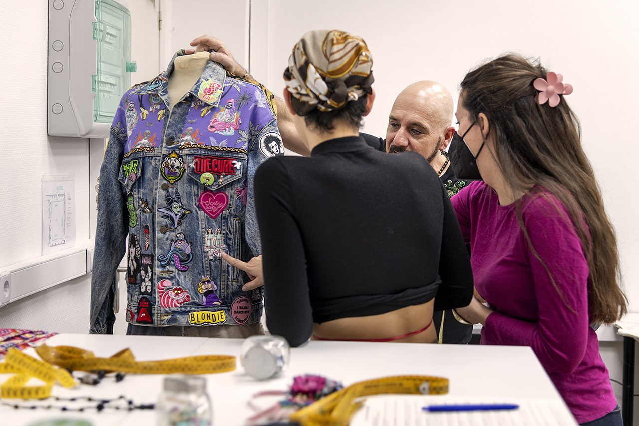 El vicerrectorado de Tecnología y Sostenibilidad promueve un curso sobre upcycling, la nueva tendencia en moda sostenible