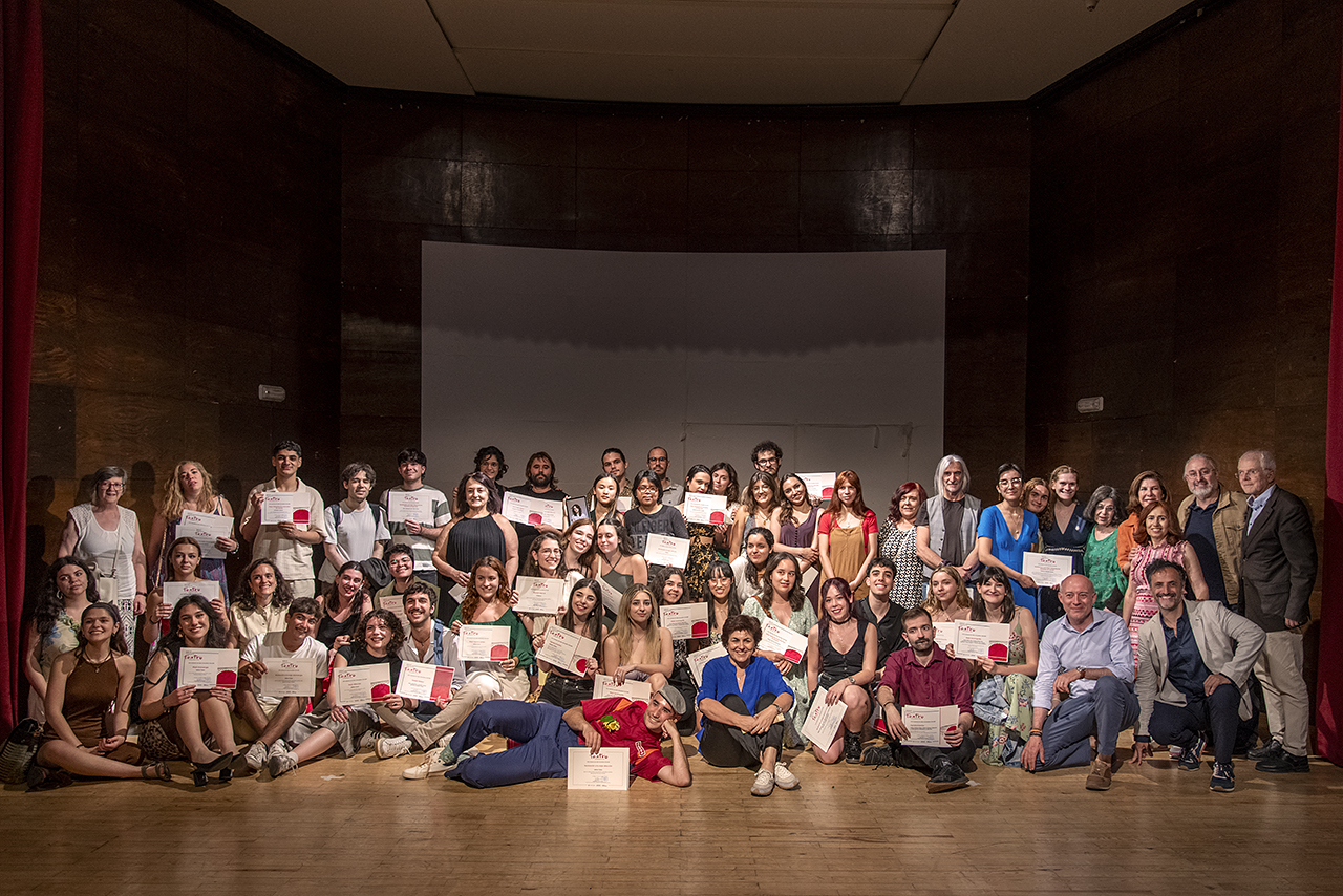 Foto de los ganadores del XXVI Certamen de Teatro Universitario de la UCM