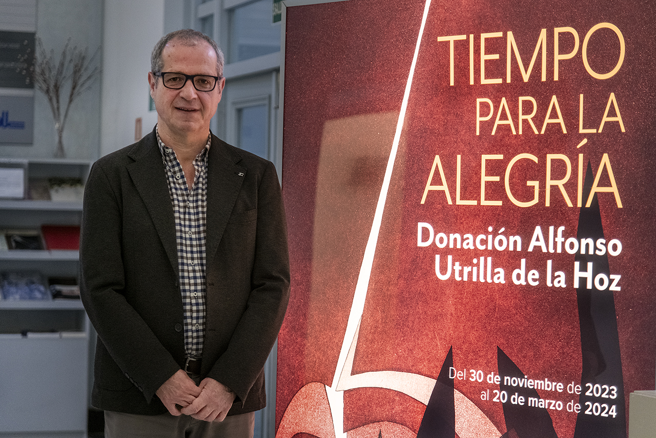 Juan Manuel Lizarraga Echaide, director de la Biblioteca Histórica de la UCM, y comisario de la muestra "Tiempo para la alegría"