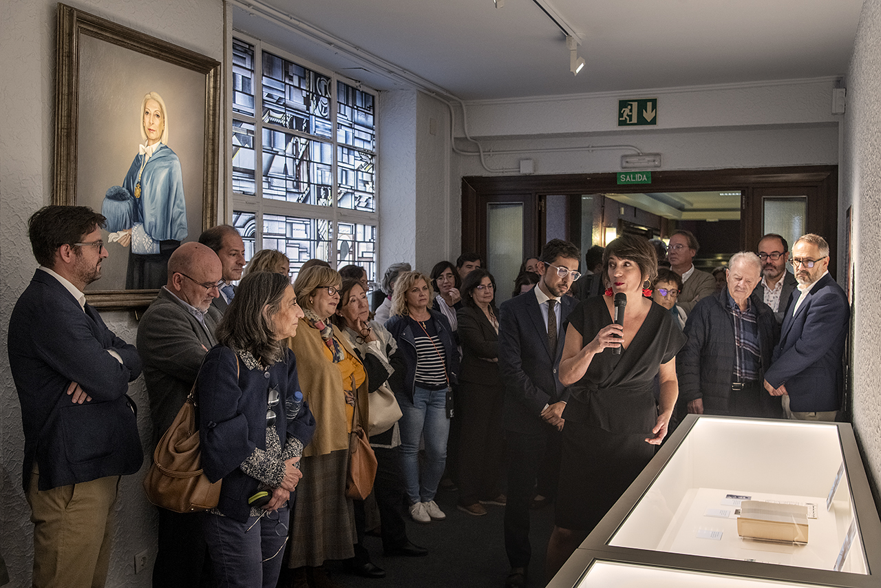 Filología y Filosofía inauguran la sala de exposiciones "Pilar Saquero Suárez-Somonte"