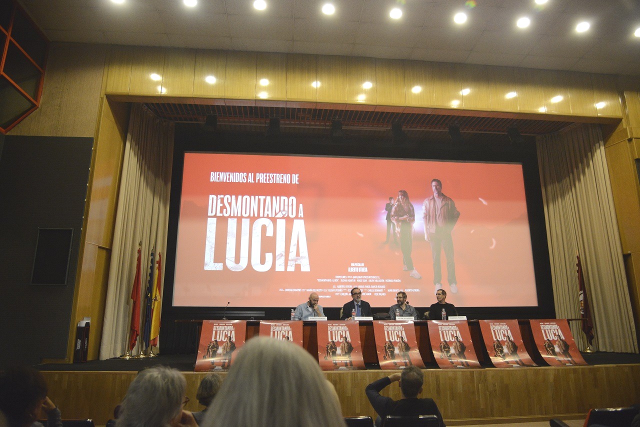 Preestreno de "Desmontando a Lucía" en la Facultad de Ciencias de la Información