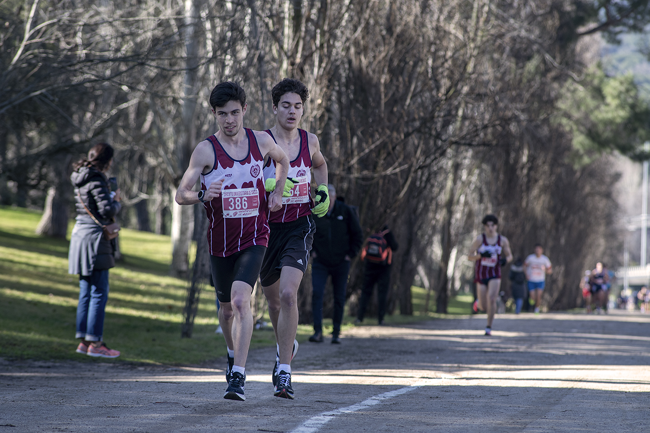 La Complutense celebra su emblemático Cross del Rector