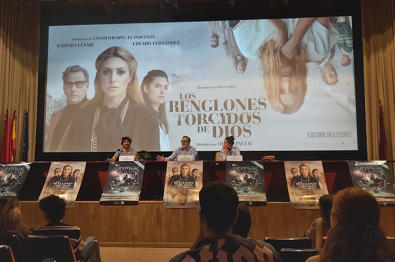 Oriol Paulo, Ildefonso Soriano y Loreto Mauleón, en el preestreno de "Los renglones torcidos de Dios"