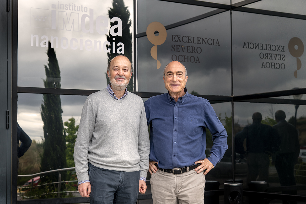 Fernando Martín y Nazario Martín, en la sede del IMDEA Nanociencia de Madrid