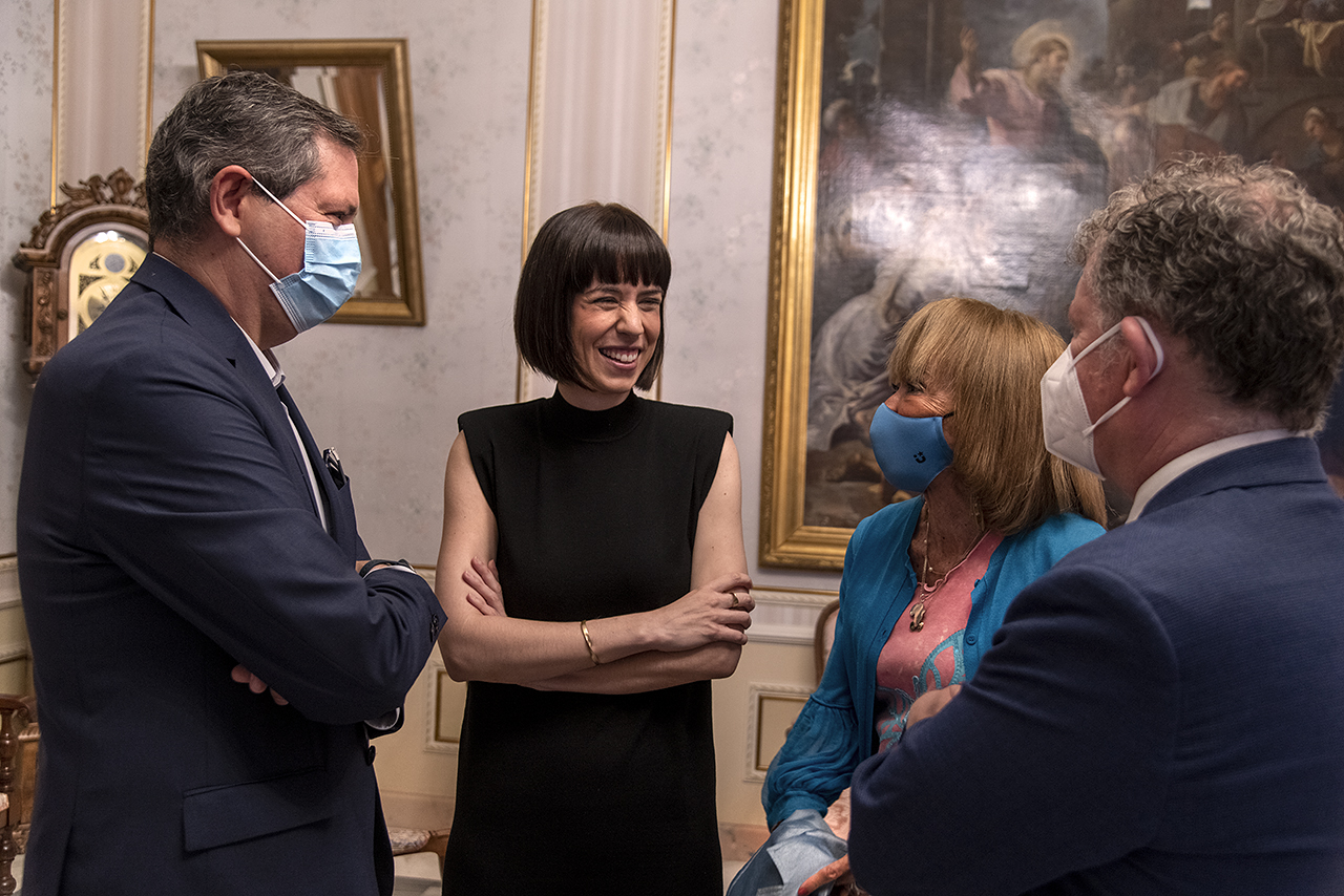 La ministra Morant, junto a María Teresa Fernández de la Vega, Miguel Ángel Casermeiro y Andrés Arias