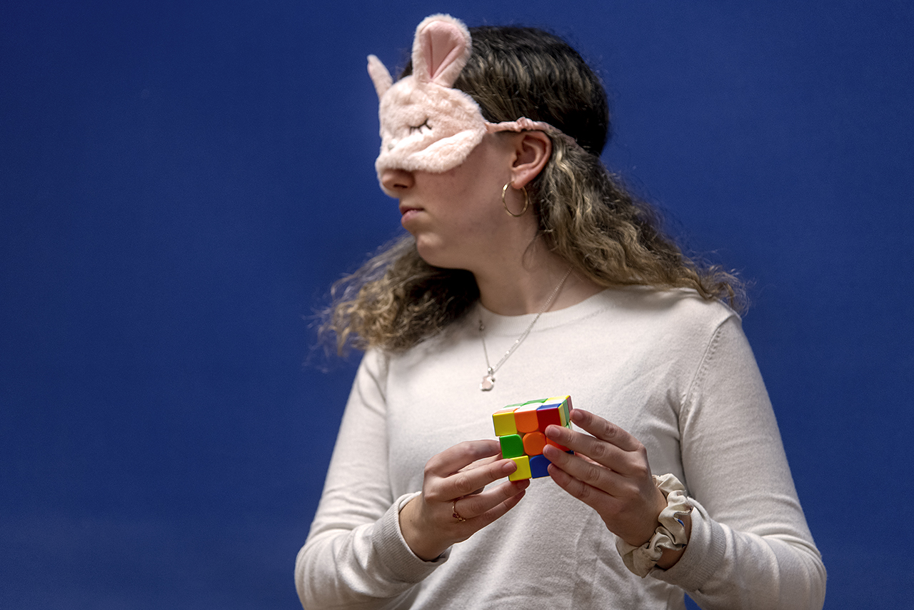 Berta García, campeona de Europa del cubo de Rubik, en la categoría “a ciegas”