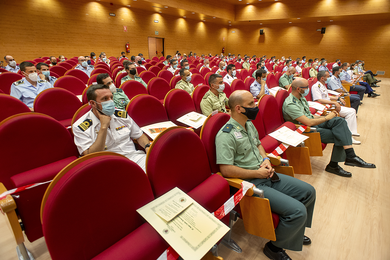 Políticas y Sociología celebra el acto de graduación de la séptima promoción del Máster en Política de Defensa y Seguridad Internacional