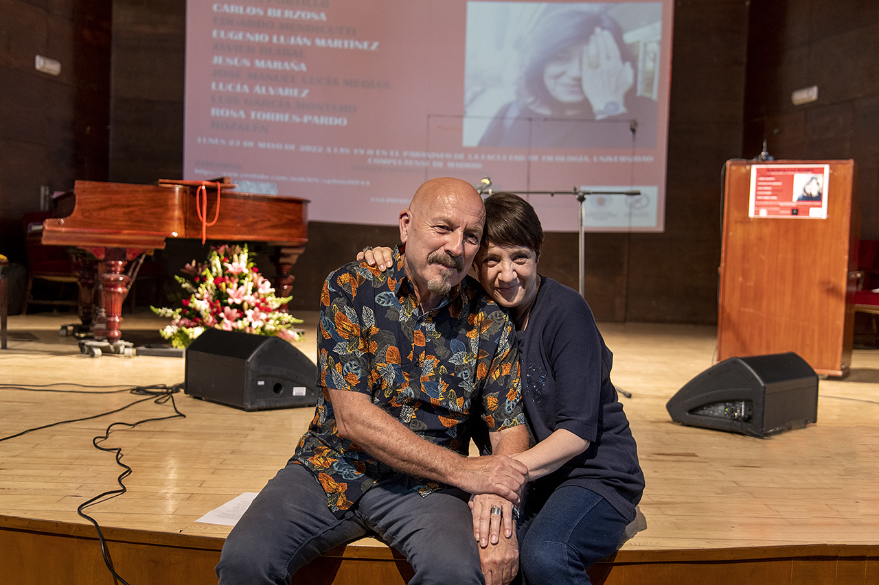 El cantautor Javier Ruibal y la actriz Blanca Portillo