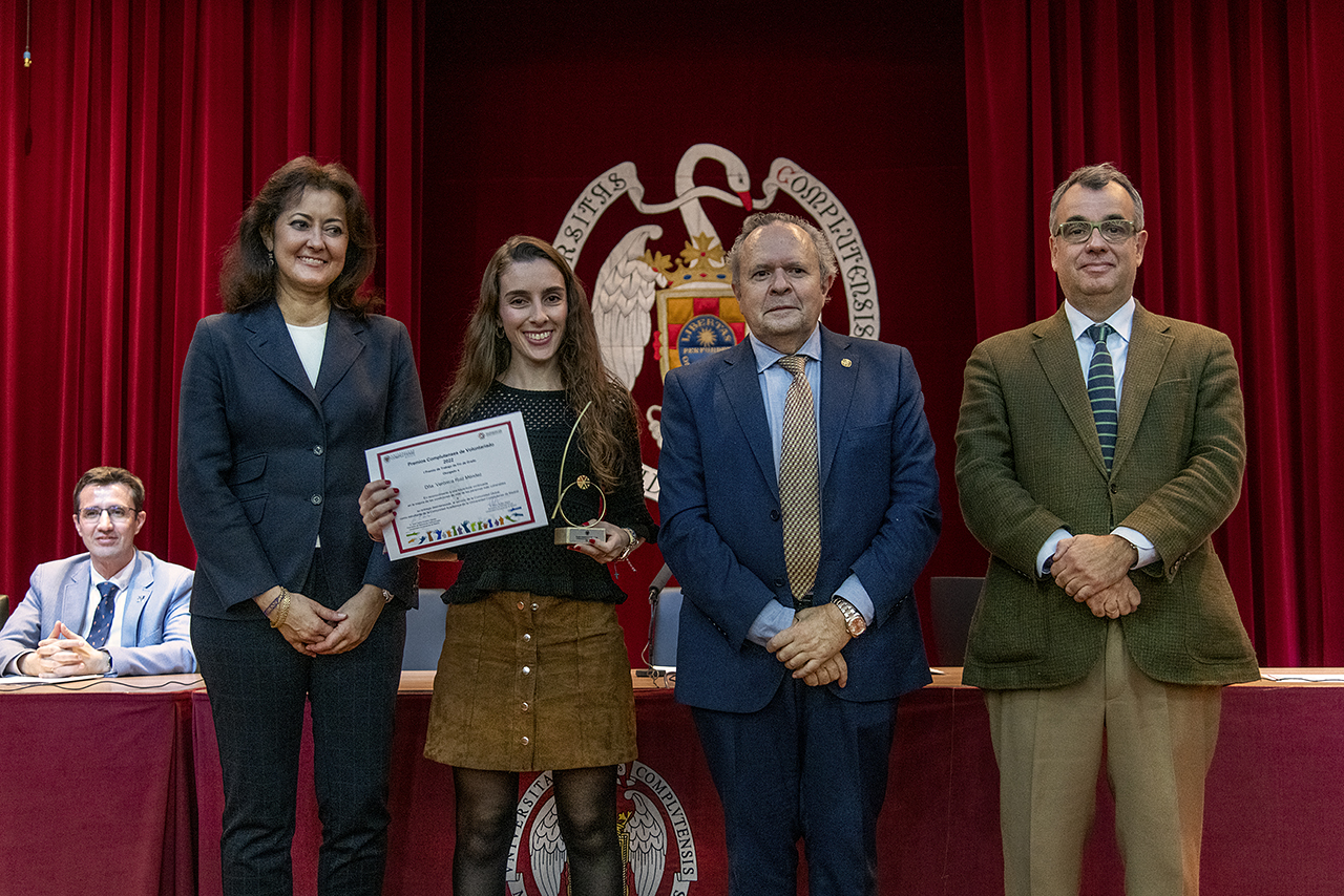 Verónica Ruiz Méndez, ganadora del Premio Complutense a Trabajos Fin de Grado