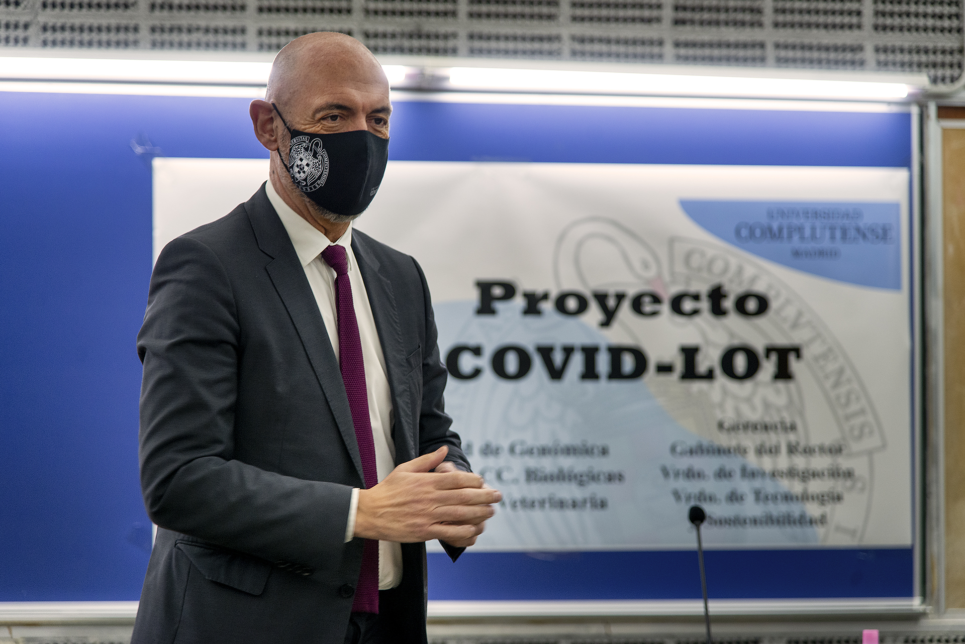 El rector de la Universidad Complutense, Joaquín Goyache, en el acto de presentación del proyecto COVID-LOT