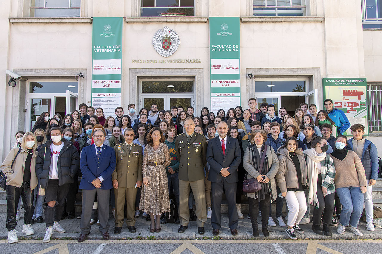 Seminario de la Cátedra Almirante don Juan de Borbón sobre la asistencia veterinaria en las operaciones cívico militares de la ONU