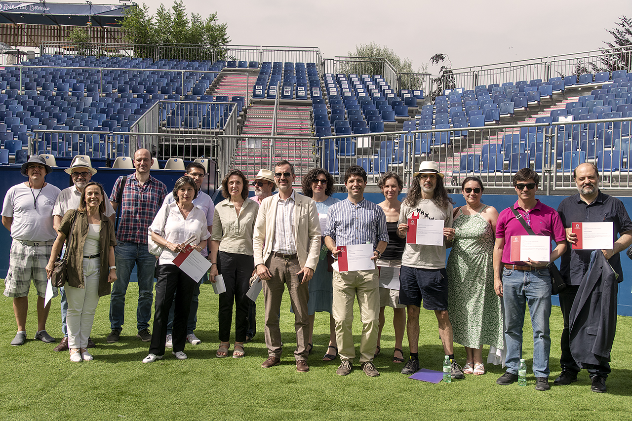 Foto de grupo de docentes de la Facultad de Ciencias Físicas
