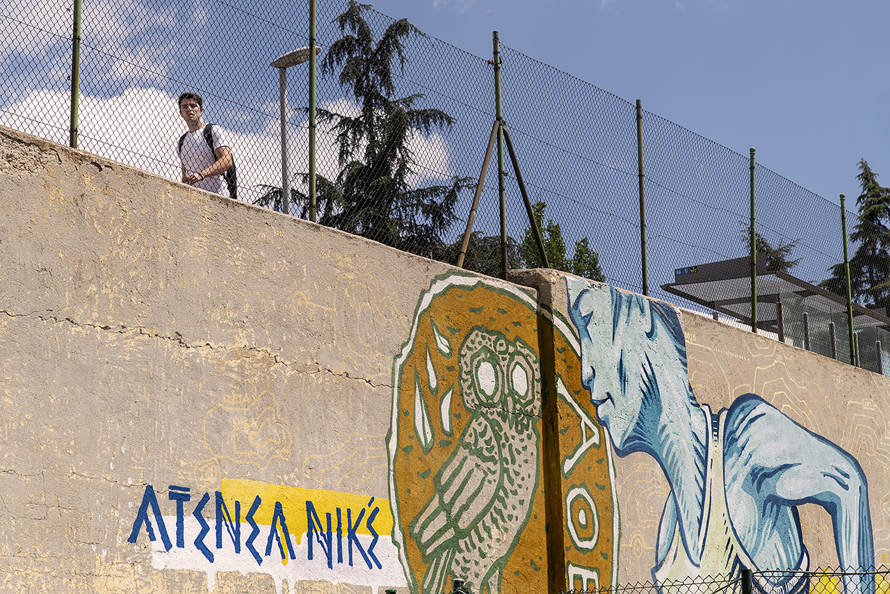 Detalle del nuevo mural de Zeta en las instalaciones deportivas de la Zona Sur