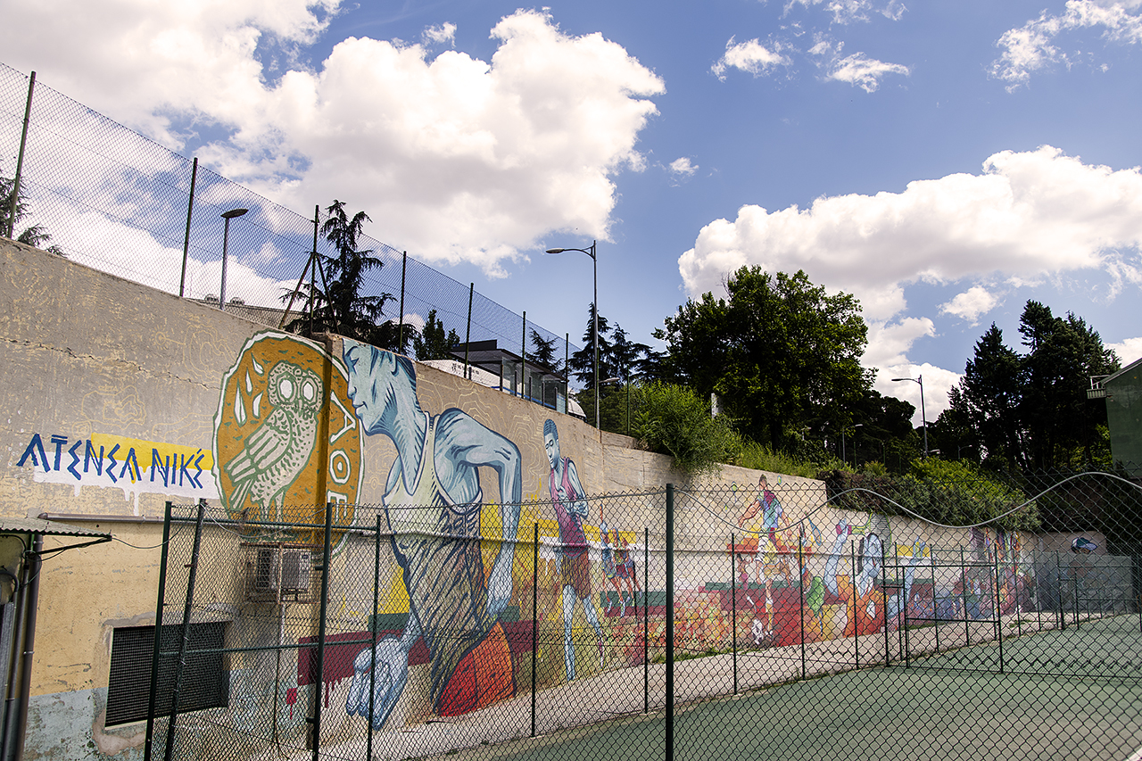 Vista general del nuevo mural, situado junto a las pistas de tenis y el frontón