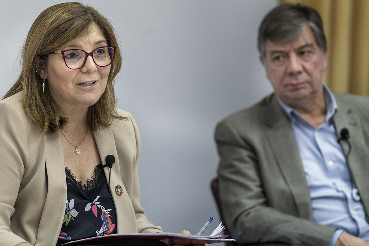 Pilar Cancela, secretaria de Estado de Cooperación Internacional, y el director de la Fundación Carolina, José Antonio Sanahuja