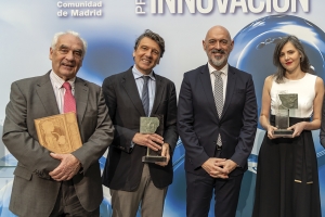 Los profesores José Molero, Celso Arango y María Ángeles Martín, reciben los premios de la Comunidad de Madrid a la investigación y la innovación