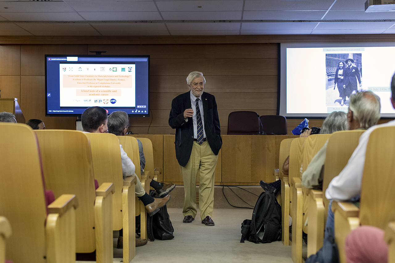 Miguel Ángel Alario, durante una reciente conferencia en el congreso homenaje que le dedicó su Facultad de Químicas de la UCM