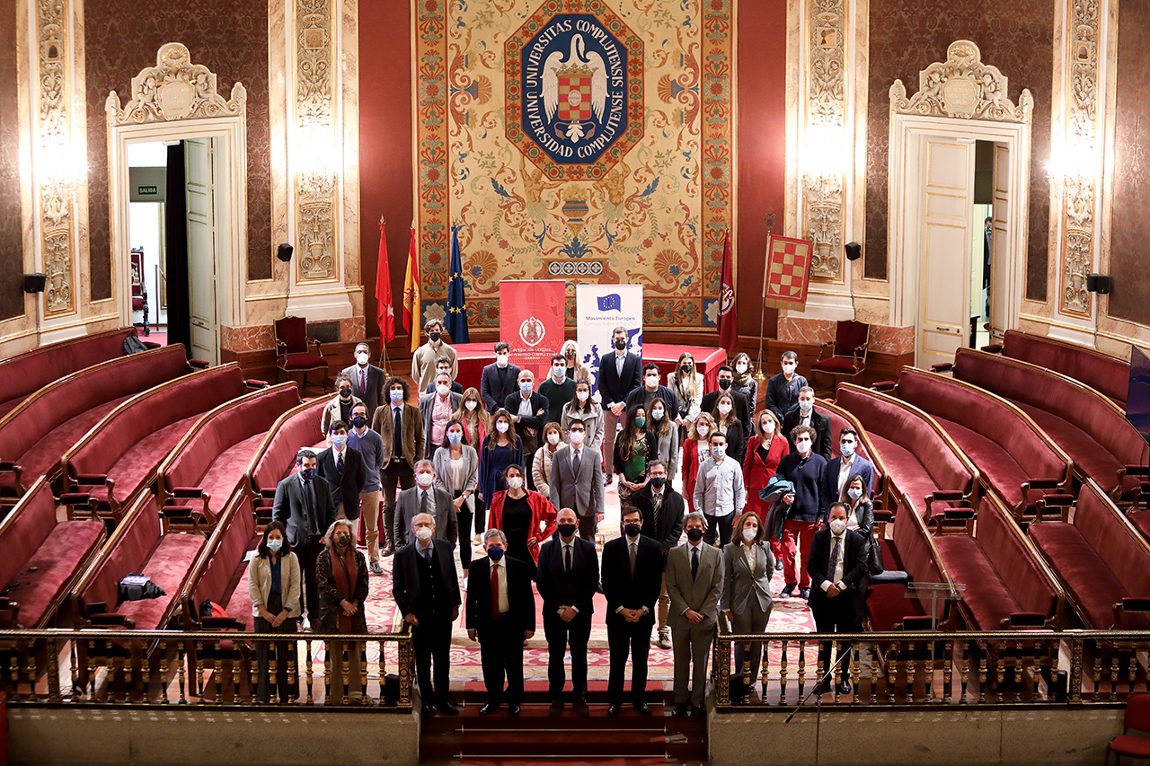 Foto de grupo con gran parte de los participantes en la jornada en la que se ha debatido en torno a la Conferencia sobre el Futuro de Europa