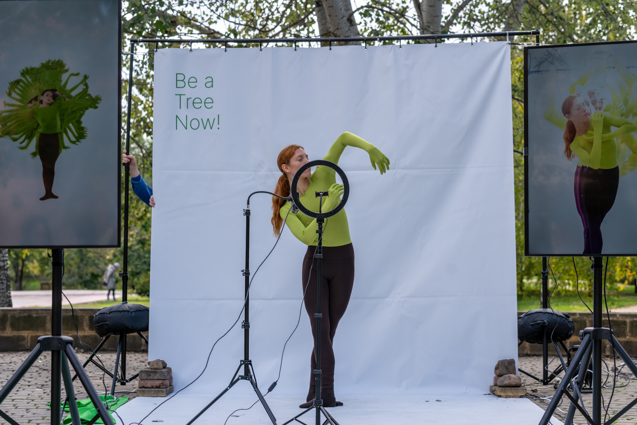 La acción transmedia por la justicia climática, Be a Tree Now! recorre este mes de abril seis facultades de la UCM