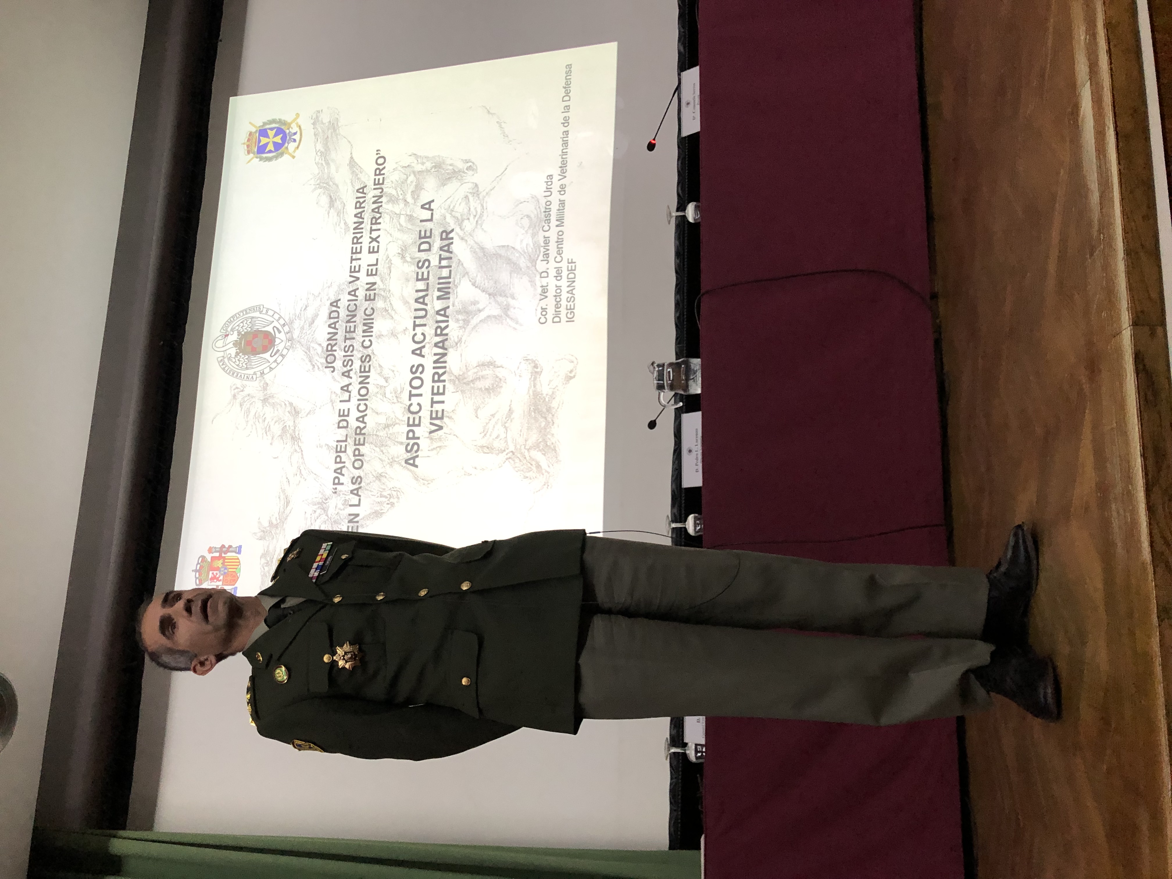 El coronel veterinario y director del Centro Militar de Veterinaria de la Defensa, Javier Castro Urda