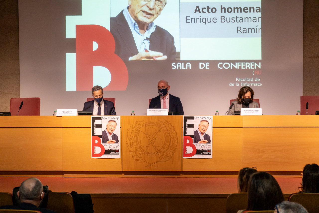 Ciencias de la Información homenajea al profesor Enrique Bustamante