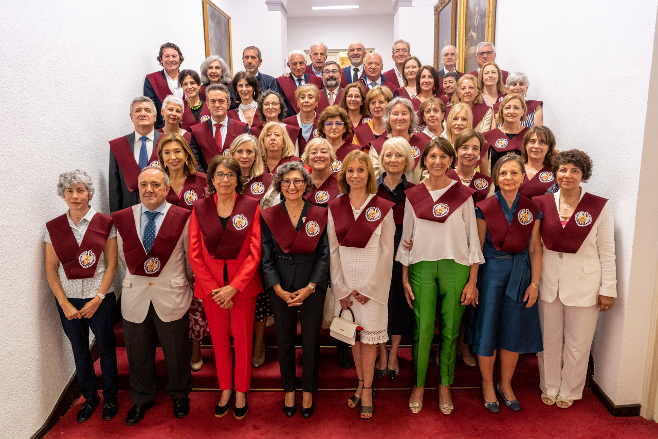 Un grupo de estudiantes de la promoción 2019-2023 de la Universidad para Mayores