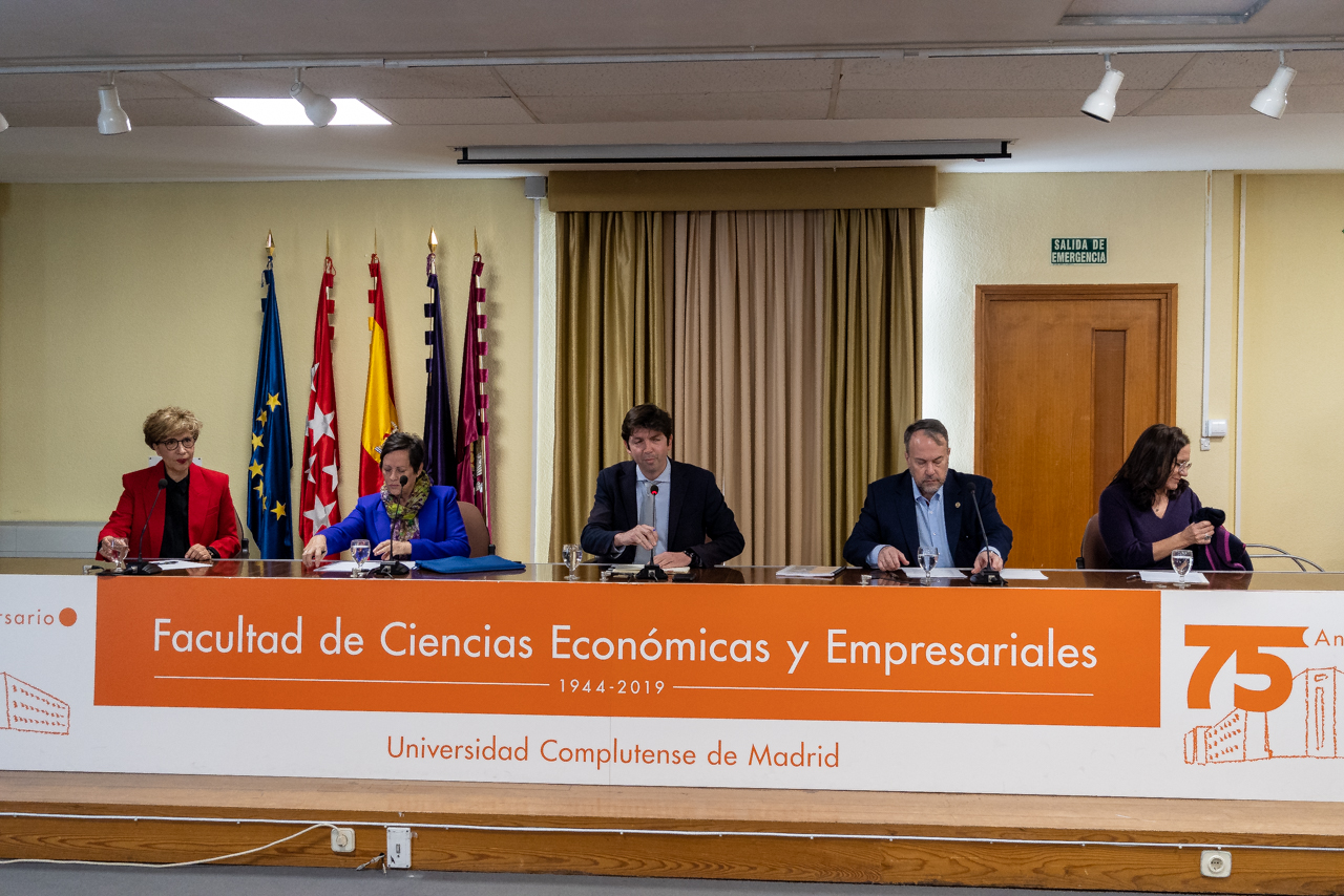 Acto de Iñaqui López en la Facultad de Ciencias Económicas y Empresariales