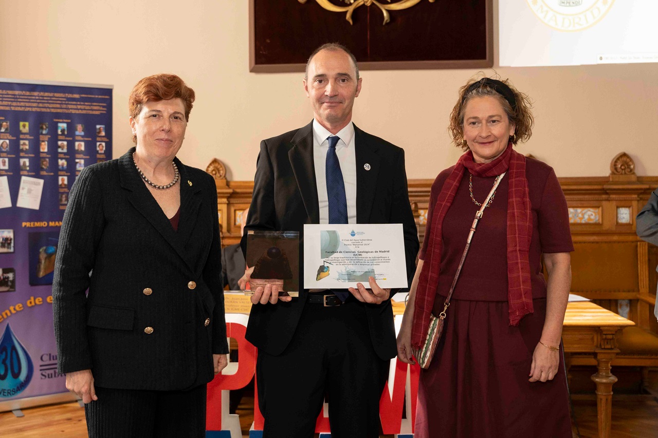 La Facultad de Ciencias Geológicas recibe el Premio Manantial 2024