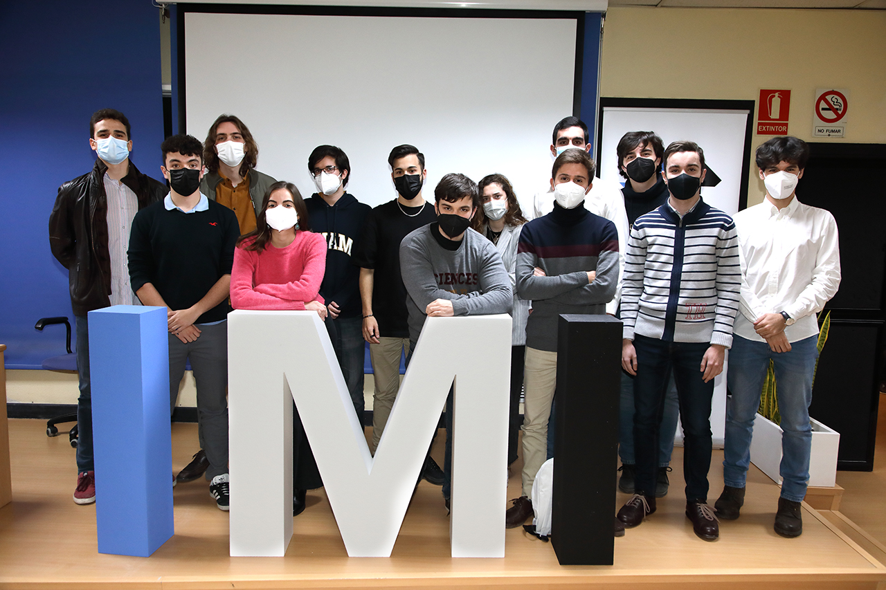 Fotografía de los ganadores de la IV edición del Concurso de Modelización Matemática del IMI